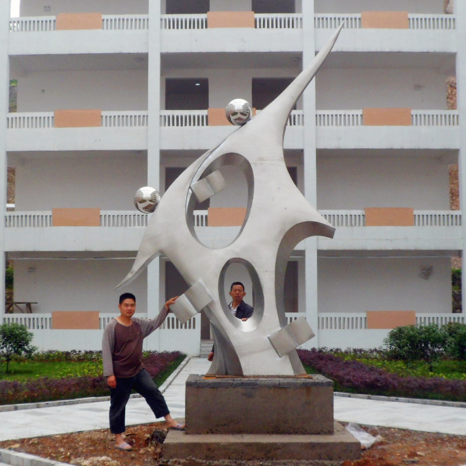 镂空不锈钢雕塑设计时注重哪些细节？？？